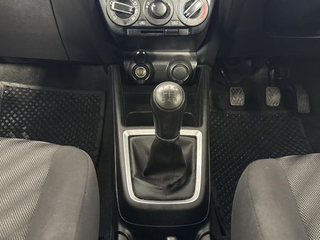 2023-Suzuki-Swift-12-GA_10