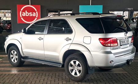 2007-Toyota-Fortuner-40-V6-Auto-4x4_4