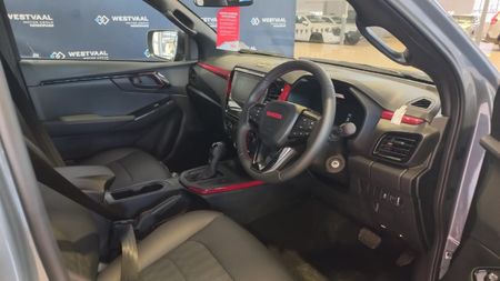 2026-Isuzu-D-Max-19-DDI-HR-X-Rider-Auto-Double-Cab_11