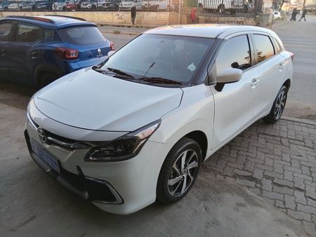 2022-Toyota-Starlet-15-XS-Auto-Petrol_2