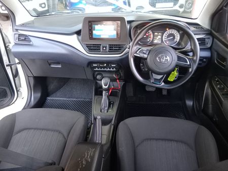 2022-Toyota-Starlet-15-XS-Auto-Petrol_4