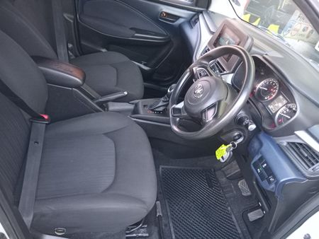 2022-Toyota-Starlet-15-XS-Auto-Petrol_7