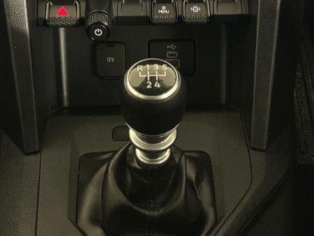 2023-Volkswagen-Amarok-20-TDI-110kW-LR-Double-Cab_10