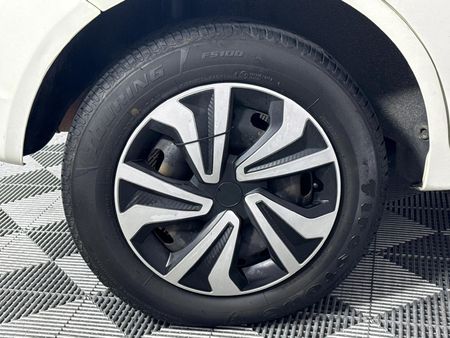 2012-Ford-Figo-14-Ambiente_7