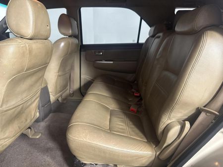 2013-Toyota-Fortuner-25-D-4D-Raised-Body-Auto_3