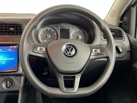 2025-Volkswagen-Polo-Vivo-14-Life_7