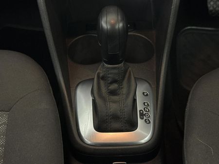 2025-Volkswagen-Polo-Vivo-16-Life_10
