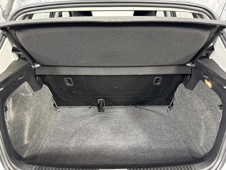 2025-Volkswagen-Polo-Vivo-16-Life_14