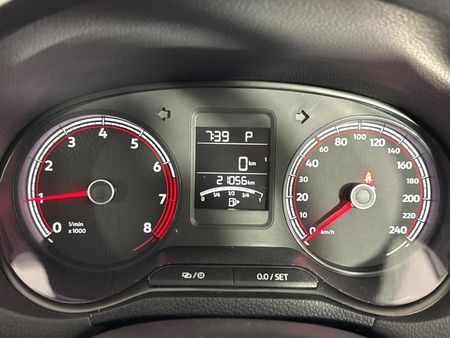 2025-Volkswagen-Polo-Vivo-16-Life_2