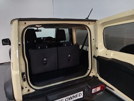 2021-Suzuki-Jimny-15-GLX-Auto_11