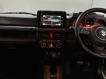 2021-Suzuki-Jimny-15-GLX-Auto_15
