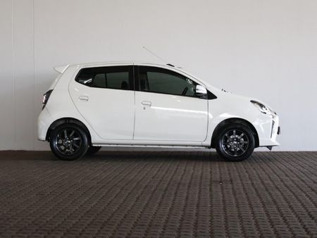 2021-Toyota-Agya-10_8