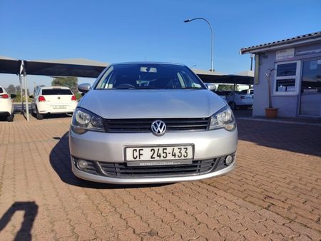 2015-Volkswagen-Polo-Vivo-GP-16-Comfortline_1