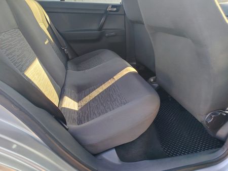 2015-Volkswagen-Polo-Vivo-GP-16-Comfortline_8