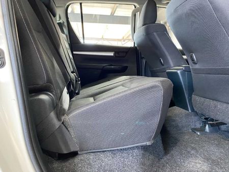 2025-Toyota-Hilux-24-GD-6-Raider-4x4-Auto-Double-Cab_9