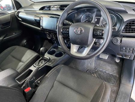 2025-Toyota-Hilux-24-GD-6-Raider-4x4-Auto-Double-Cab_10