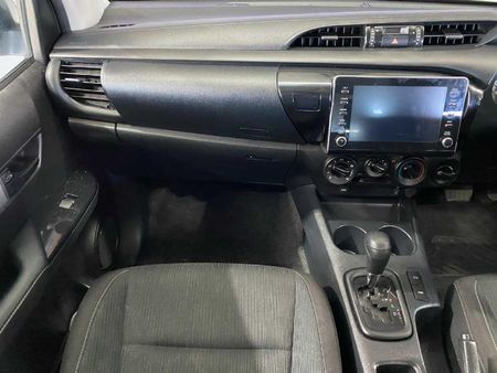 2025-Toyota-Hilux-24-GD-6-Raider-4x4-Auto-Double-Cab_14