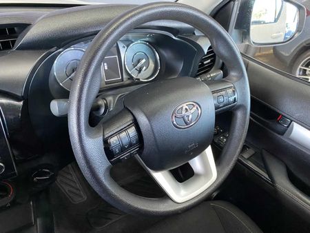 2025-Toyota-Hilux-24-GD-6-Raider-4x4-Auto-Double-Cab_15