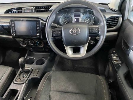 2025-Toyota-Hilux-24-GD-6-Raider-4x4-Auto-Double-Cab_16