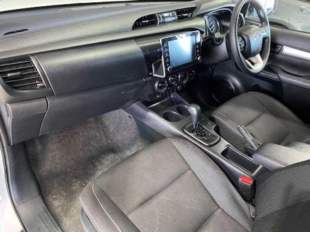 2025-Toyota-Hilux-24-GD-6-Raider-4x4-Auto-Double-Cab_6
