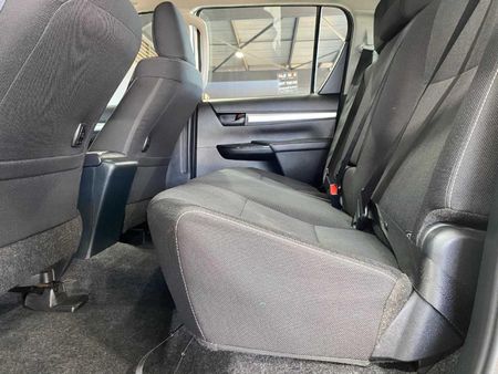 2025-Toyota-Hilux-24-GD-6-Raider-4x4-Auto-Double-Cab_8
