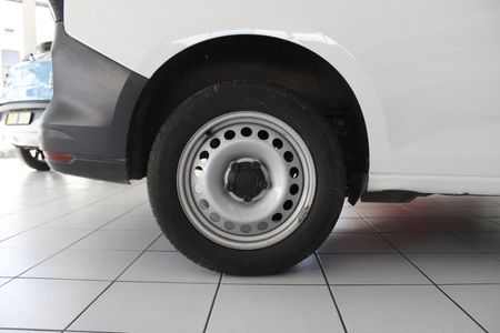 2022-Volkswagen-Caddy-Cargo-20-TDI-81kw-Panel-Van_9