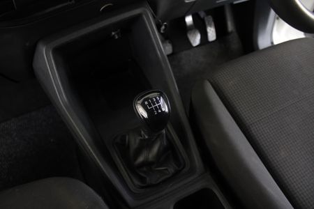 2022-Volkswagen-Caddy-Cargo-20-TDI-81kw-Panel-Van_17
