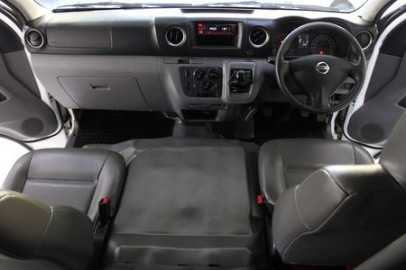 2021-Nissan-NV350-PANEL-VAN_18