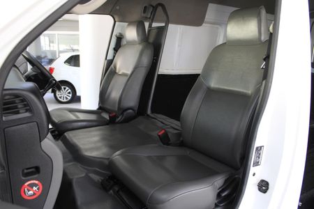 2021-Nissan-NV350-PANEL-VAN_19