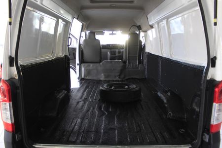 2021-Nissan-NV350-PANEL-VAN_7