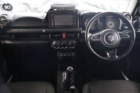 2021-Suzuki-Jimny-15-GLX_7