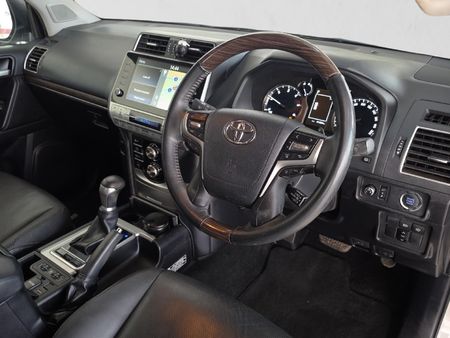 2023-Toyota-Land-Cruiser-Prado-28-GD-VX-L-Auto_12