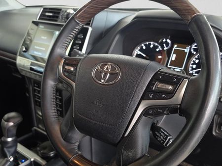 2023-Toyota-Land-Cruiser-Prado-28-GD-VX-L-Auto_13