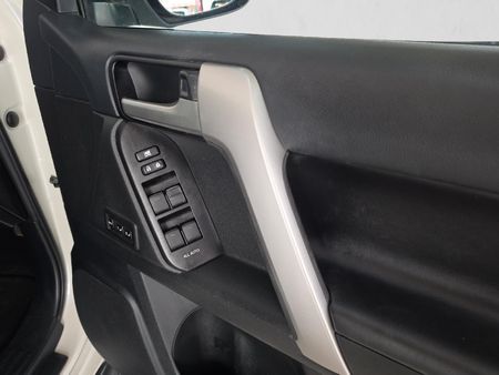 2023-Toyota-Land-Cruiser-Prado-28-GD-VX-L-Auto_14
