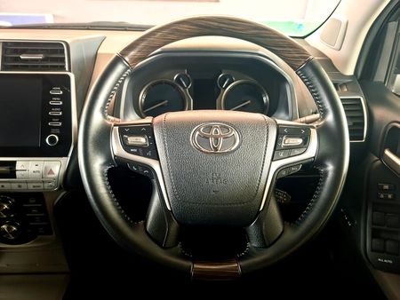 2024-Toyota-Land-Cruiser-Prado-28-GD-VX-L-Auto_15