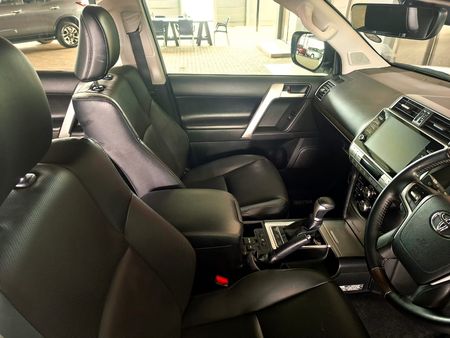 2024-Toyota-Land-Cruiser-Prado-28-GD-VX-L-Auto_8