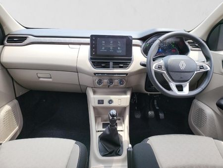 2026-Renault-Triber-10-Iconic_15