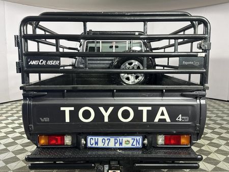 2022-Toyota-Land-Cruiser-79-40-Single-Cab_13