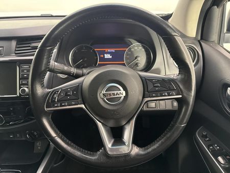 2022-Nissan-Navara-25-DDTi-LE-Plus-4X4-Auto-Double-Cab_10