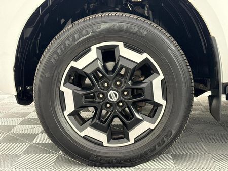 2022-Nissan-Navara-25-DDTi-LE-Plus-4X4-Auto-Double-Cab_3