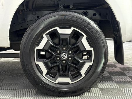 2022-Nissan-Navara-25-DDTi-LE-Plus-4X4-Auto-Double-Cab_5