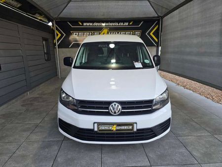 2017-Volkswagen-Caddy-16i-81kW-Panel-Van_2