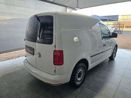 2017-Volkswagen-Caddy-16i-81kW-Panel-Van_4