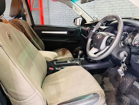 2021-Toyota-Hilux-24-GD-6-Raised-Body-Raider-Auto-Extended-Cab_13