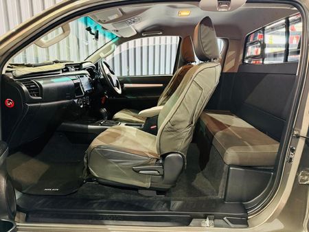 2021-Toyota-Hilux-24-GD-6-Raised-Body-Raider-Auto-Extended-Cab_15