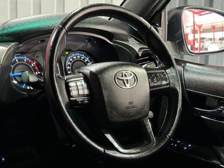 2023-Toyota-Hilux-28-GD-6-Raised-Body-Legend-4x4-Auto-Extended-Cab_9