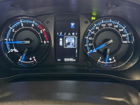 2023-Toyota-Hilux-28-GD-6-Raised-Body-Legend-4x4-Auto-Extended-Cab_10
