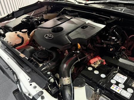 2023-Toyota-Hilux-28-GD-6-Raised-Body-Legend-4x4-Auto-Extended-Cab_16