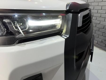 2023-Toyota-Hilux-28-GD-6-Raised-Body-Legend-4x4-Auto-Extended-Cab_18