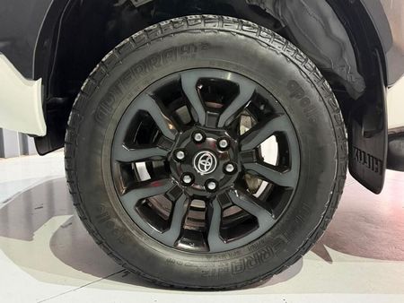 2023-Toyota-Hilux-28-GD-6-Raised-Body-Legend-4x4-Auto-Extended-Cab_19